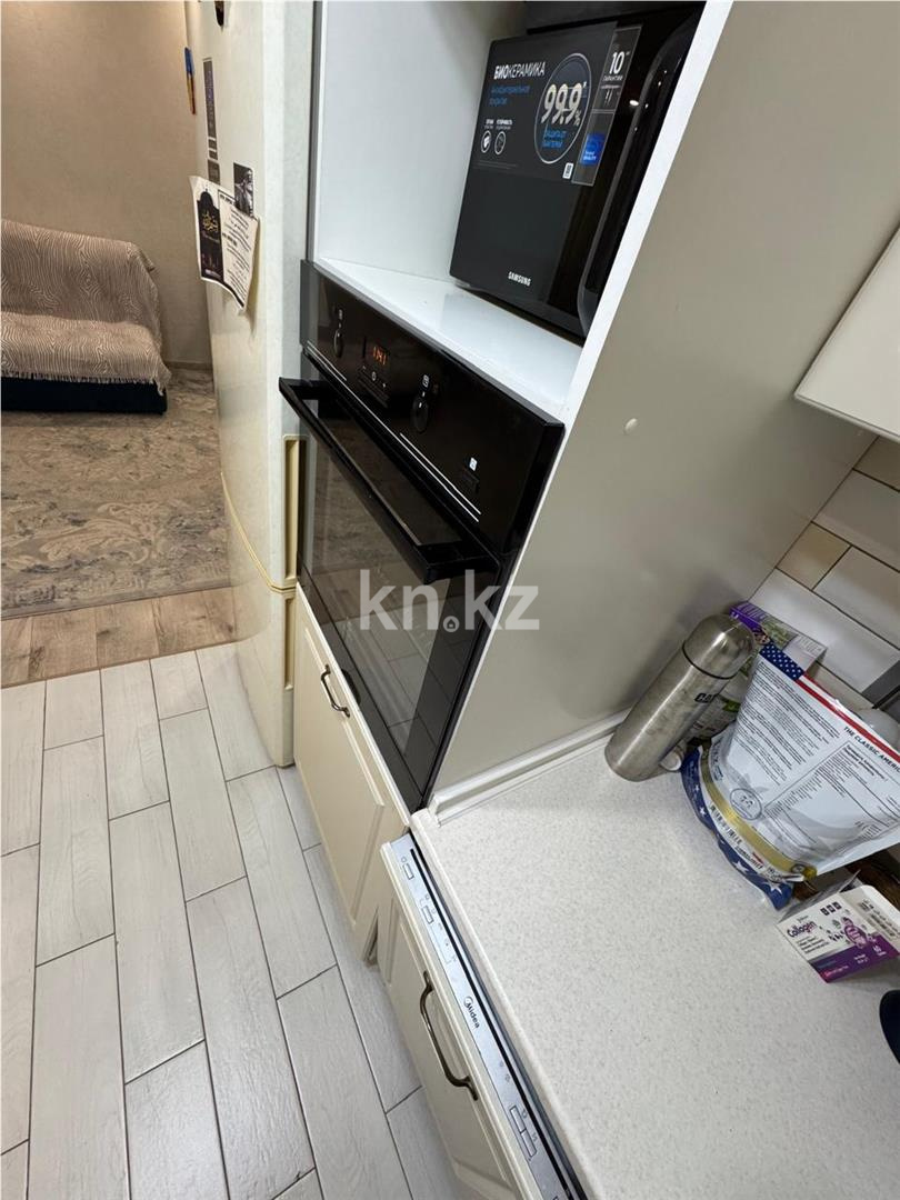 Продажа 3-комнатной квартиры, 61 м², ул. Аманжолова в Караганде - фото 2