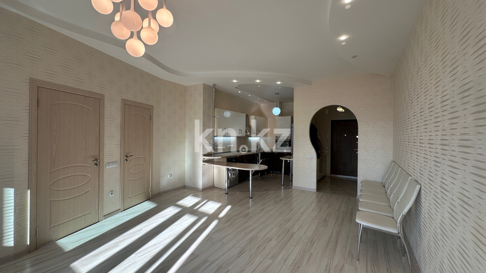 Продажа 2-комнатной квартиры, 55.8 м², ул. Навои в Алматы - фото 5