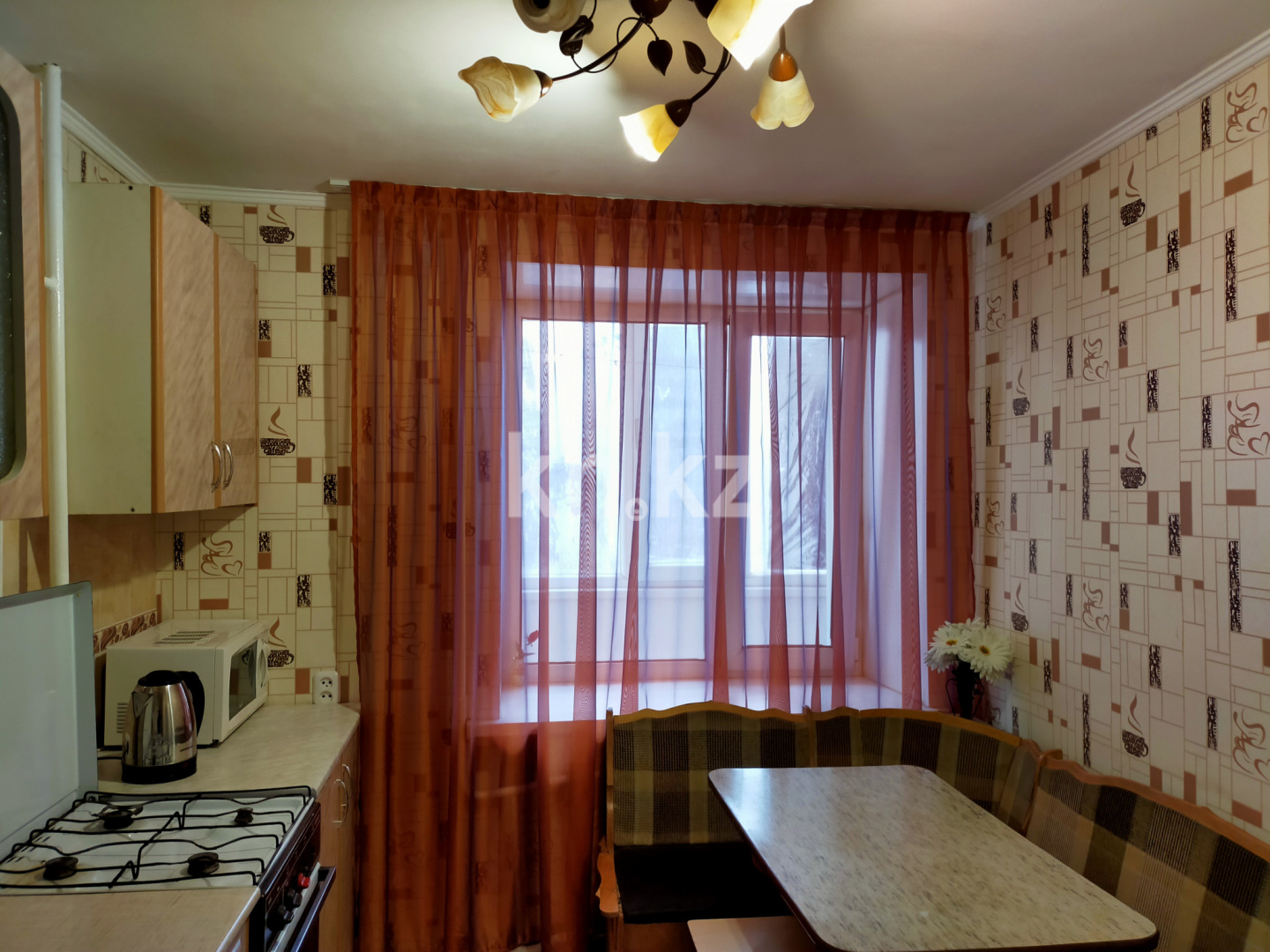 Аренда 2-комнатной квартиры посуточно, 57 м² в Уральске - фото 7