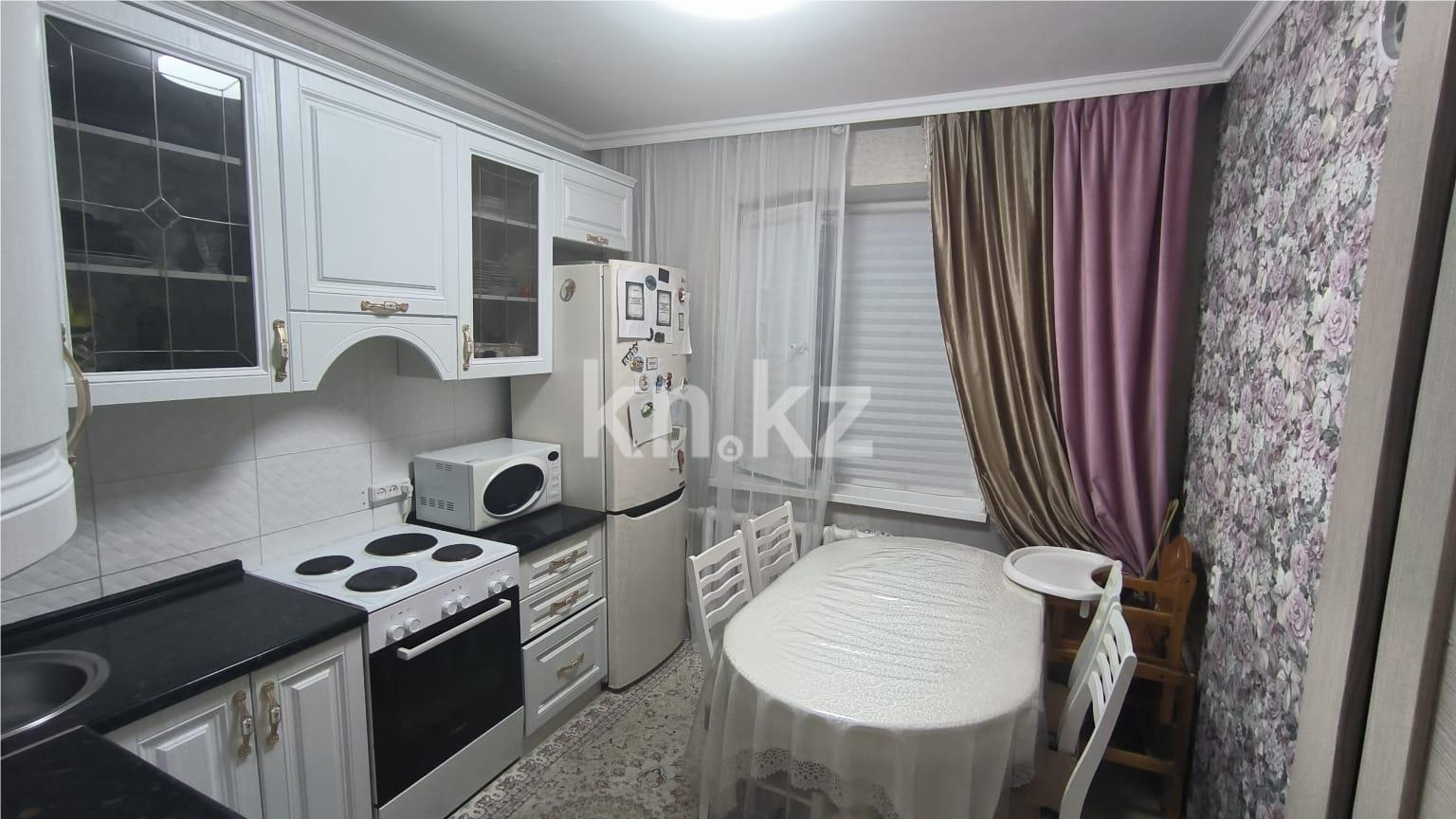 Продажа 3-комнатной квартиры, 64 м², мкр. Гульдер-1 в Караганде