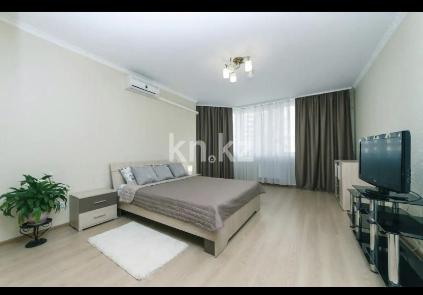 Аренда 1-комнатной квартиры, 38 м² в Астане