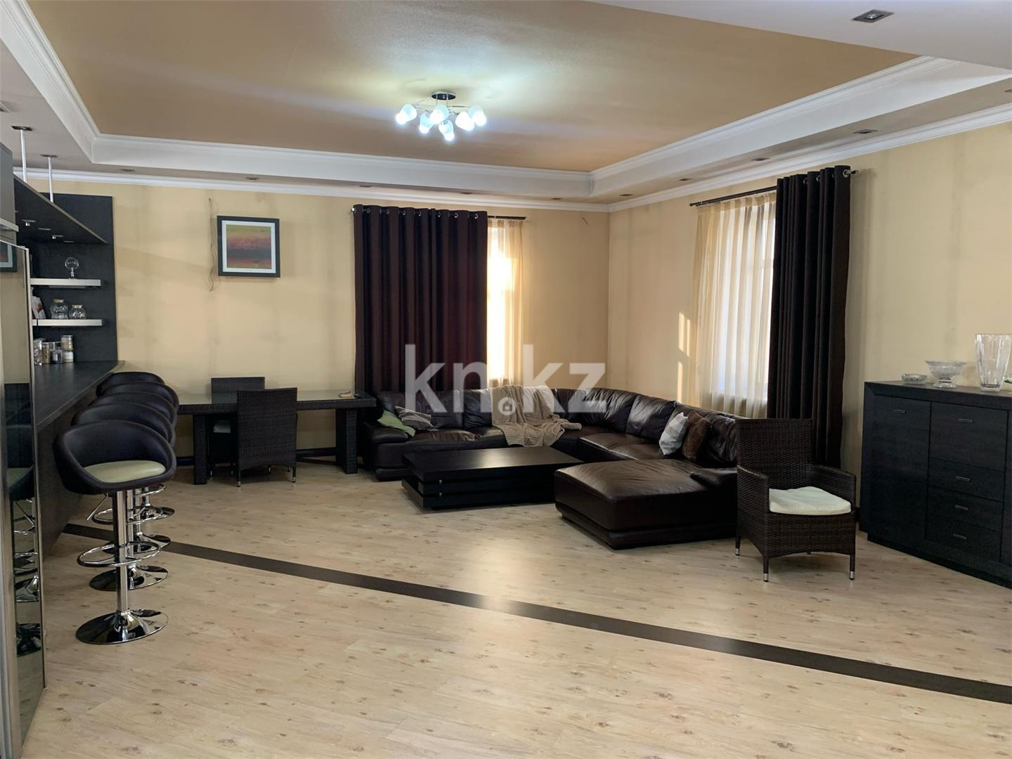 Продажа 7-комнатной квартиры, 391 м², ул. Аманжолова, дом  30 в Караганде