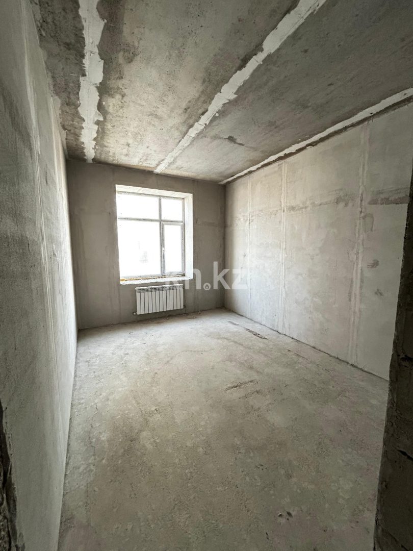 Продажа 3-комнатной квартиры, 92 м², ул. Букетова, дом  3/3 в Караганде - фото 4