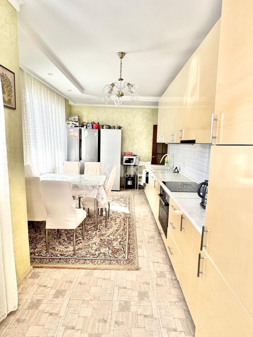 Продажа 4-комнатной квартиры, 140 м², ул. Иманбаевой, дом  7 в Астане - фото 10