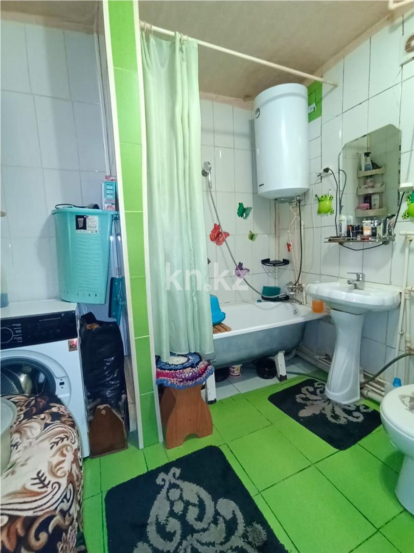 Продажа 3-комнатной квартиры, 51 м², 21 мкр., дом  9 в Караганде - фото 11