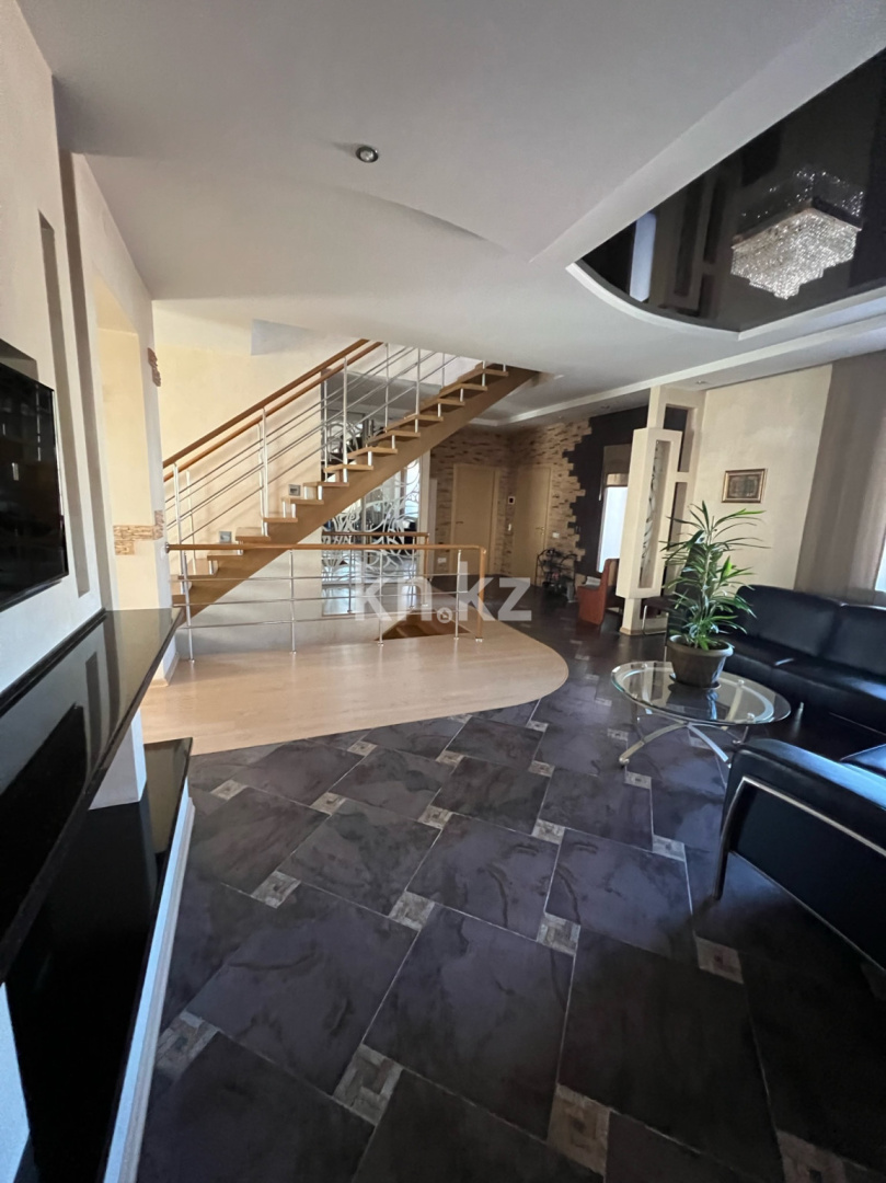 Продажа 7-комнатного дома, 474 м², ул. Комиссарова в Караганде - фото 9