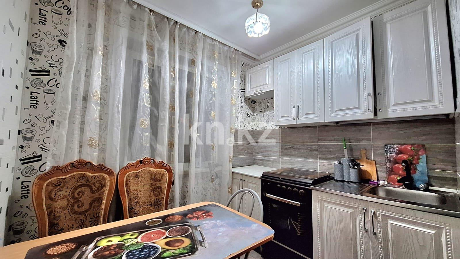Продажа 4-комнатной квартиры, 61 м², 16 мкр. в Караганде - фото 9