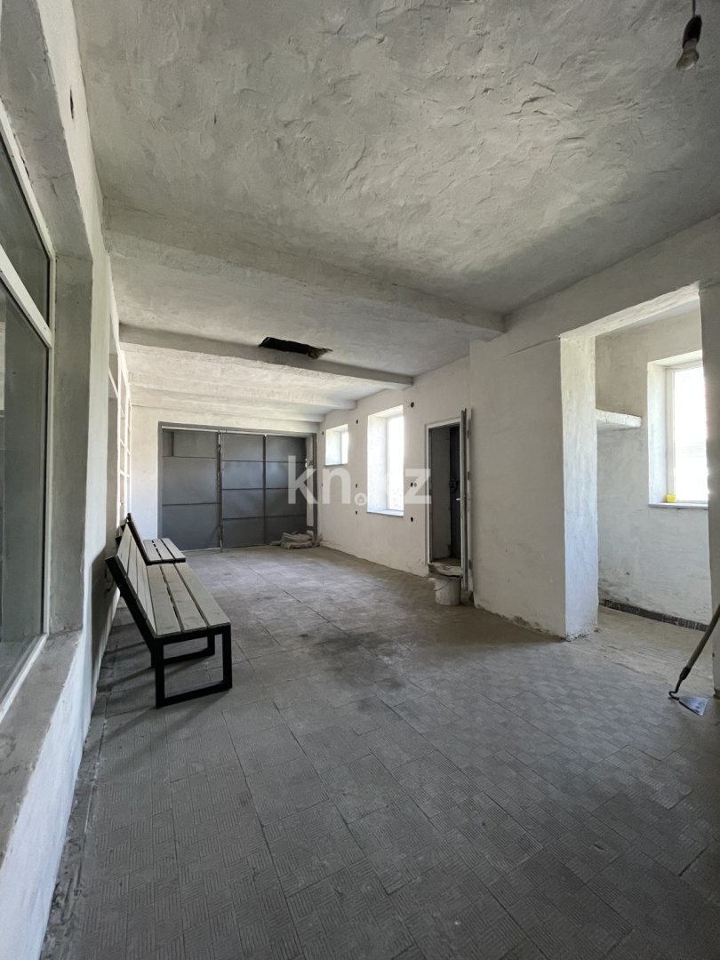 Продажа 10-комнатного дома, 320 м², ул. Чернова, дом  58 в Усть-Каменогорске - фото 8