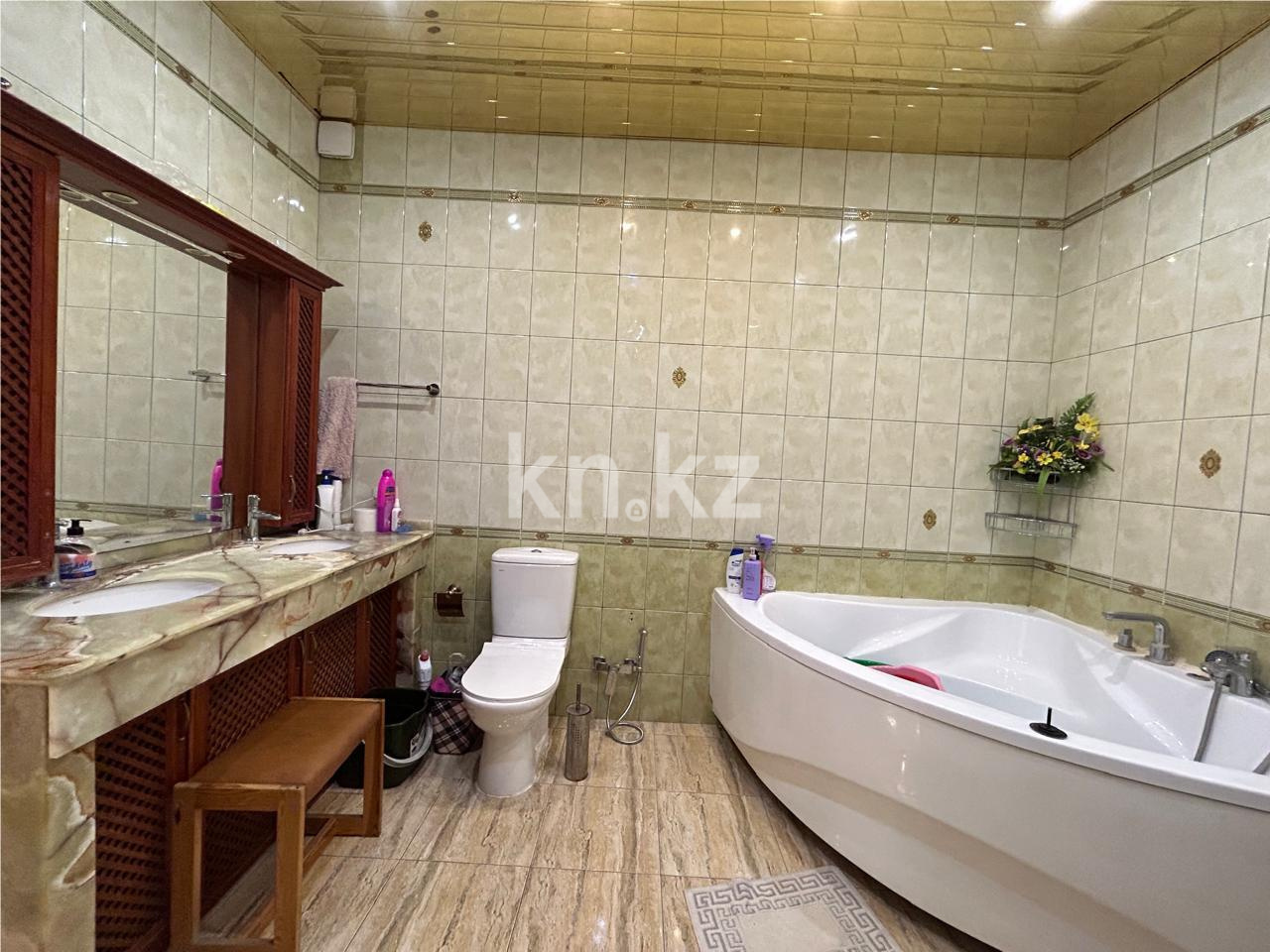 Продажа 4-комнатной квартиры, 181.8 м², ул. Кенесары в Астане - фото 21