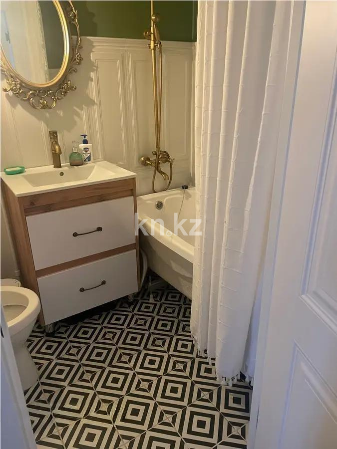 Продажа 2-комнатной квартиры, 45 м², ул. Муканова, дом  8 в Караганде - фото 3