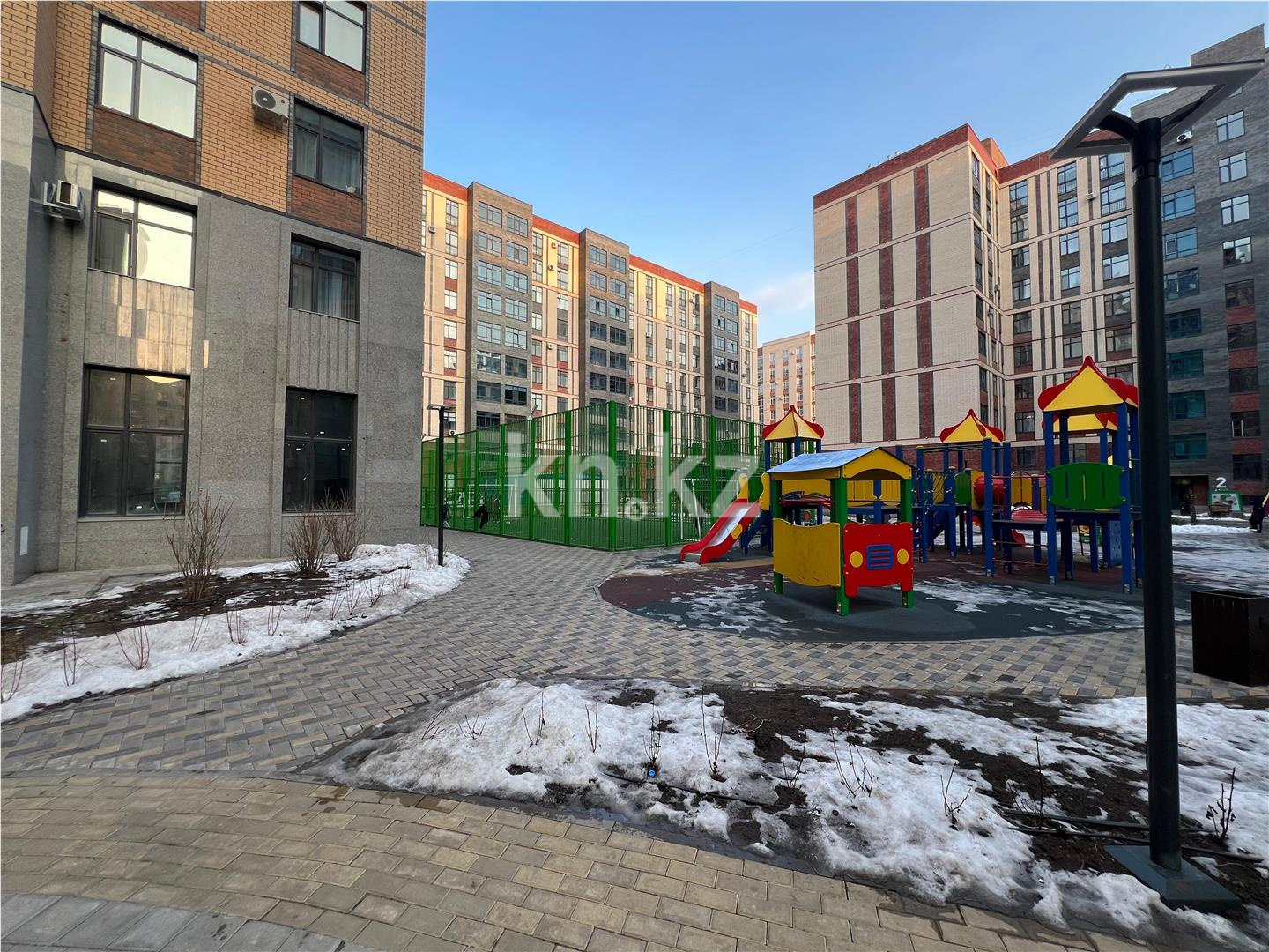Продажа 1-комнатной квартиры, 45 м², ул. Букетова, дом  3/2 в Караганде - фото 2