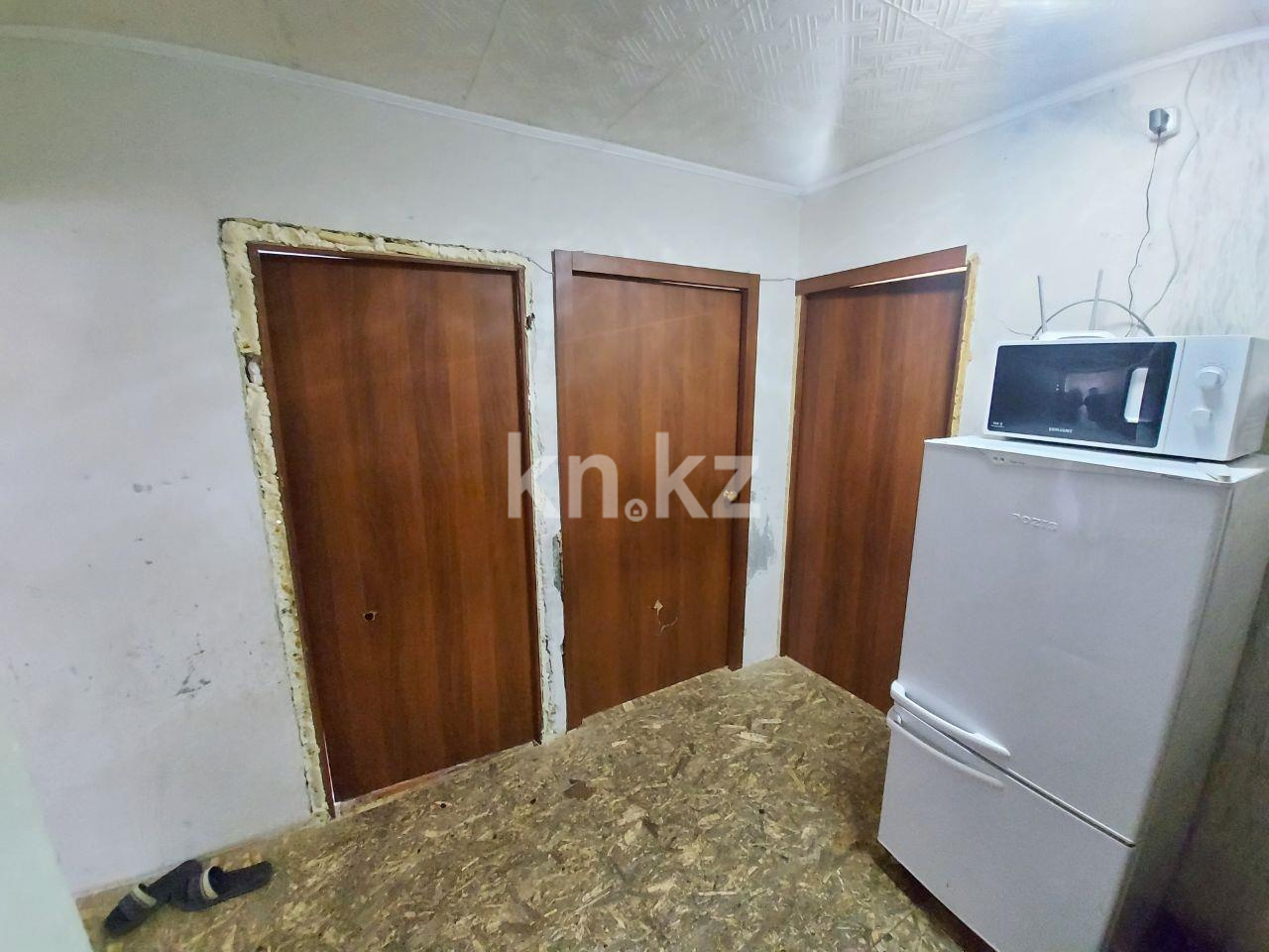 Продажа 3-комнатной квартиры, 63 м², мкр-н 15, дом  2 в Караганде - фото 8