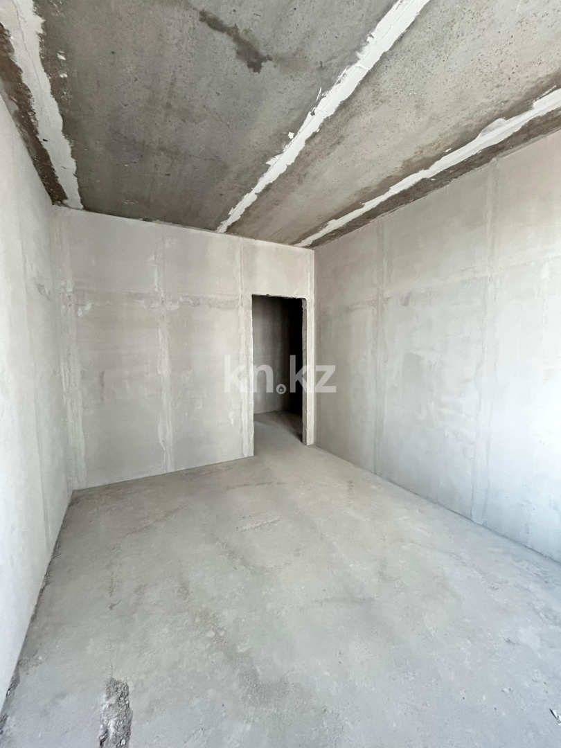 Продажа 3-комнатной квартиры, 92 м², ул. Букетова, дом  3/3 в Караганде - фото 5