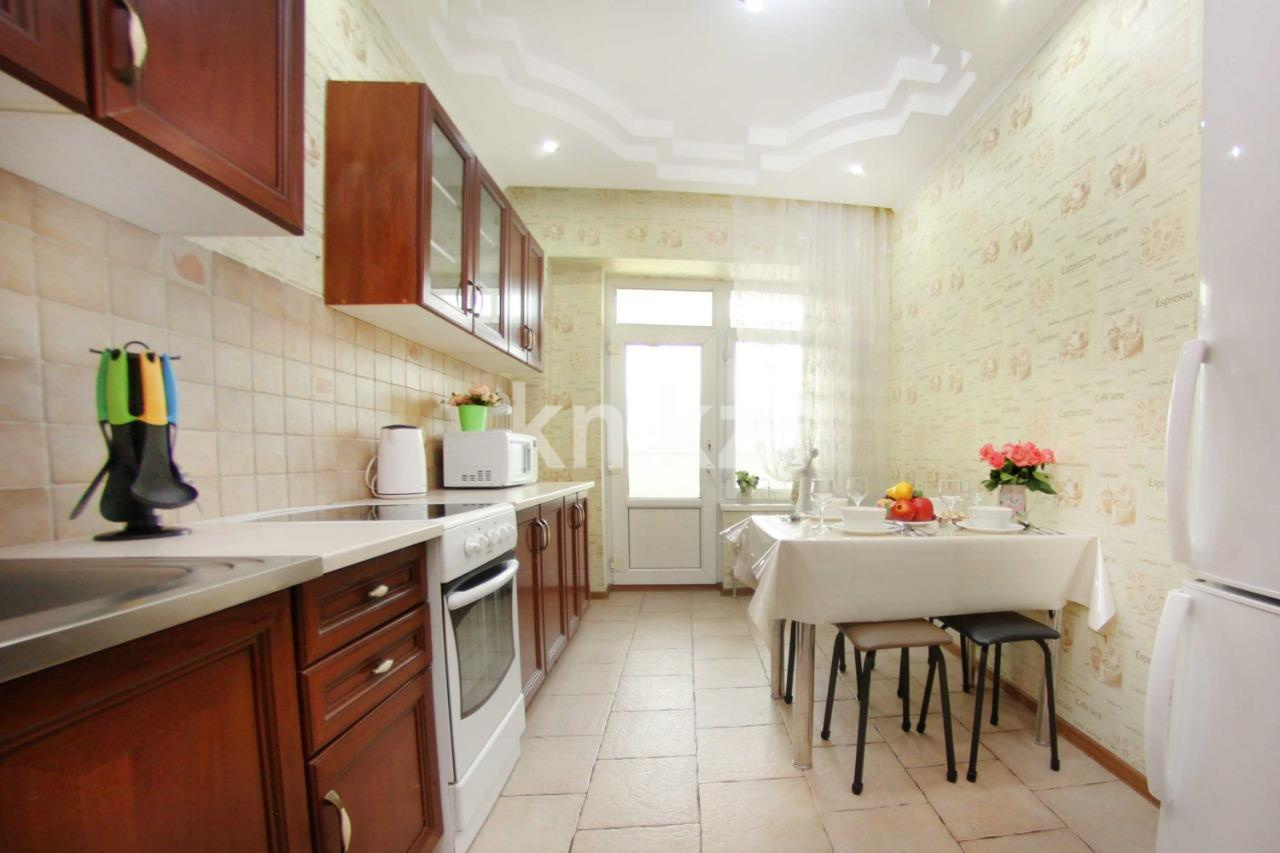 Аренда 3-комнатной квартиры посуточно, 95 м² в Алматы - фото 14