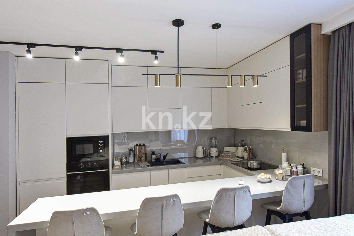 Продажа 3-комнатной квартиры, 138 м² в Алматы - фото 3