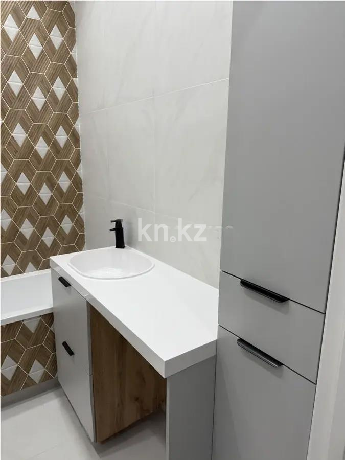 Продажа 2-комнатной квартиры, 43 м², ул. Байтурсынова, дом  16 стр в Астане