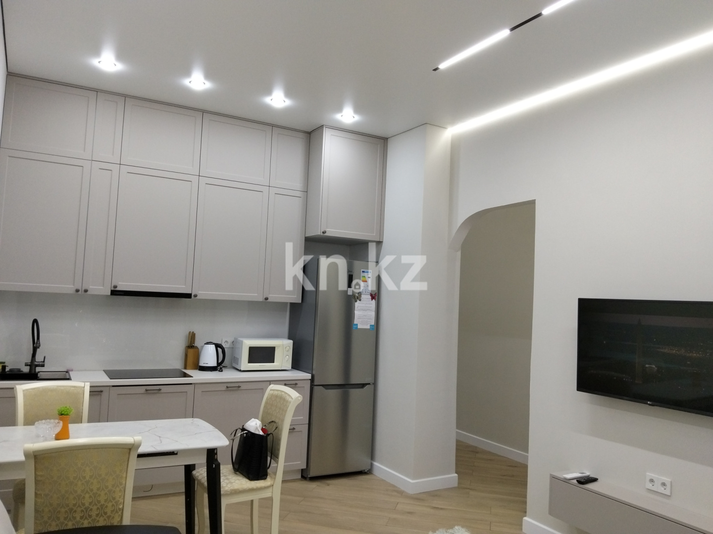 Аренда 2-комнатной квартиры посуточно, 46 м², пр. Туран, дом  39а - ул. Сыганак в Астане - фото 2