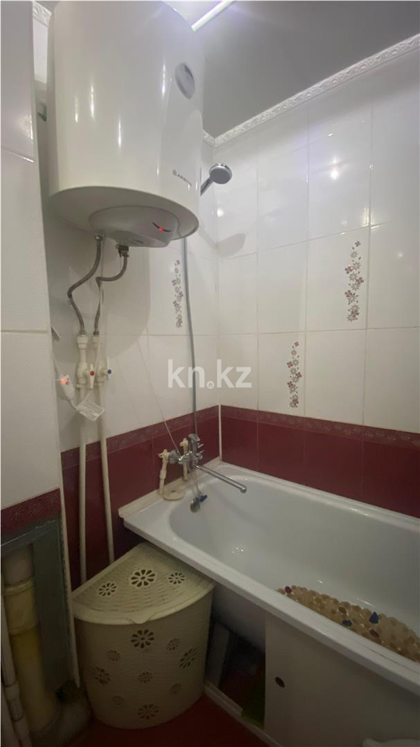 Продажа 4-комнатной квартиры, 61 м², ул. Муканова в Караганде - фото 10