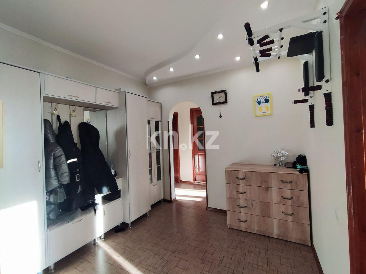 Продажа 3-комнатной квартиры, 64 м², мкр-н Гульдер-1 в Караганде - фото 15