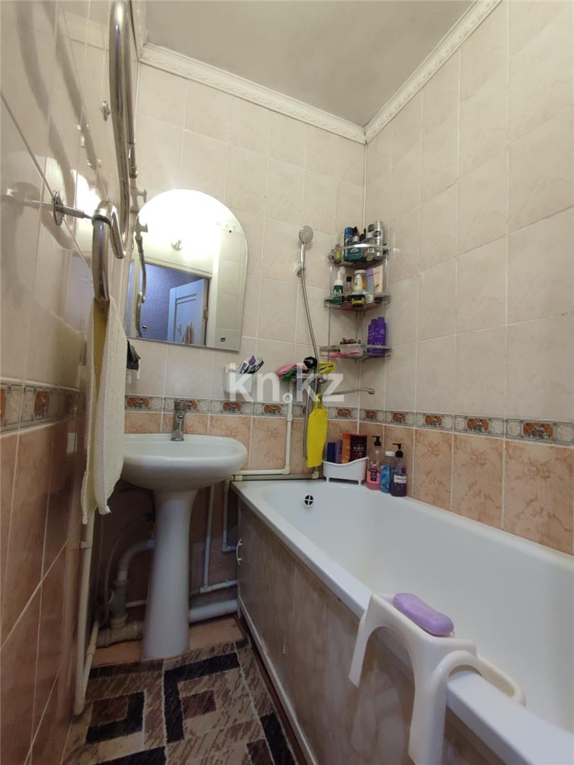 Продажа 4-комнатной квартиры, 61 м², мкр-н 15 в Караганде - фото 8