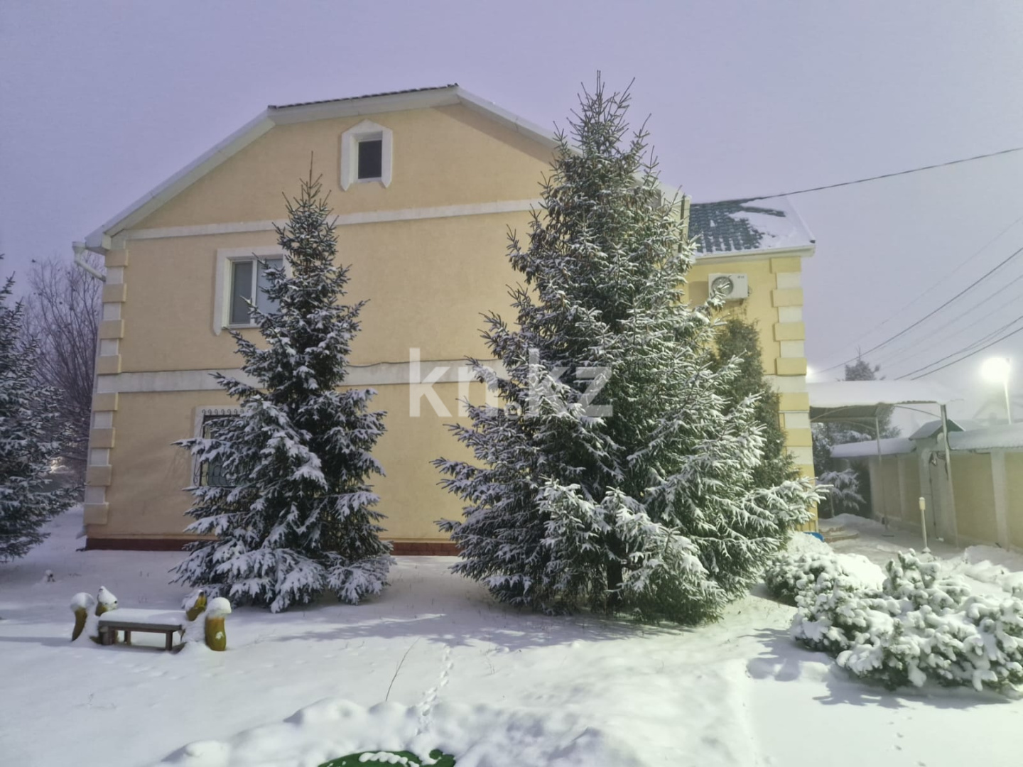 Продажа 5-комнатного дома, 300 м² в Уральске