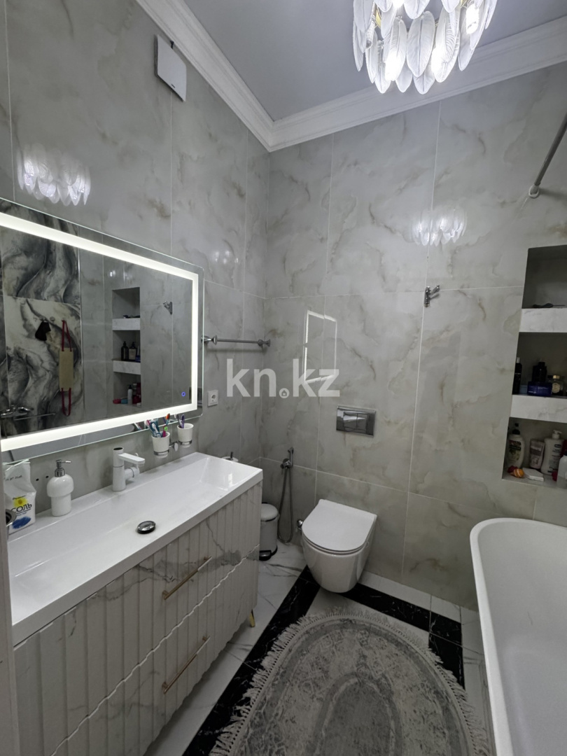 Продажа 3-комнатной квартиры, 111 м², ул. Утеген батыра в Алматы - фото 26