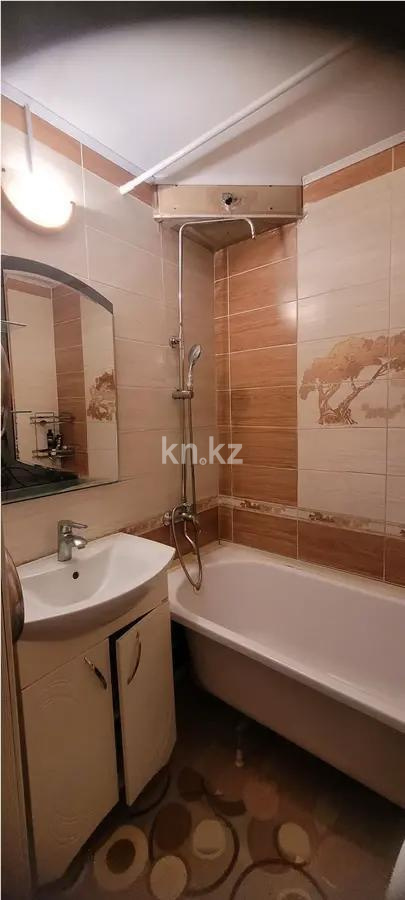 Продажа 3-комнатной квартиры, 63 м², пр. Республики, дом  4 в Караганде - фото 3