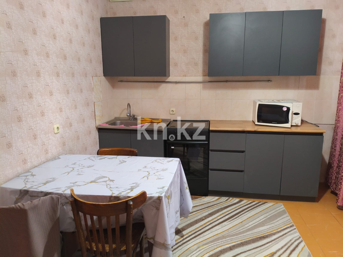 Аренда 1-комнатной квартиры, 50 м² в Астане