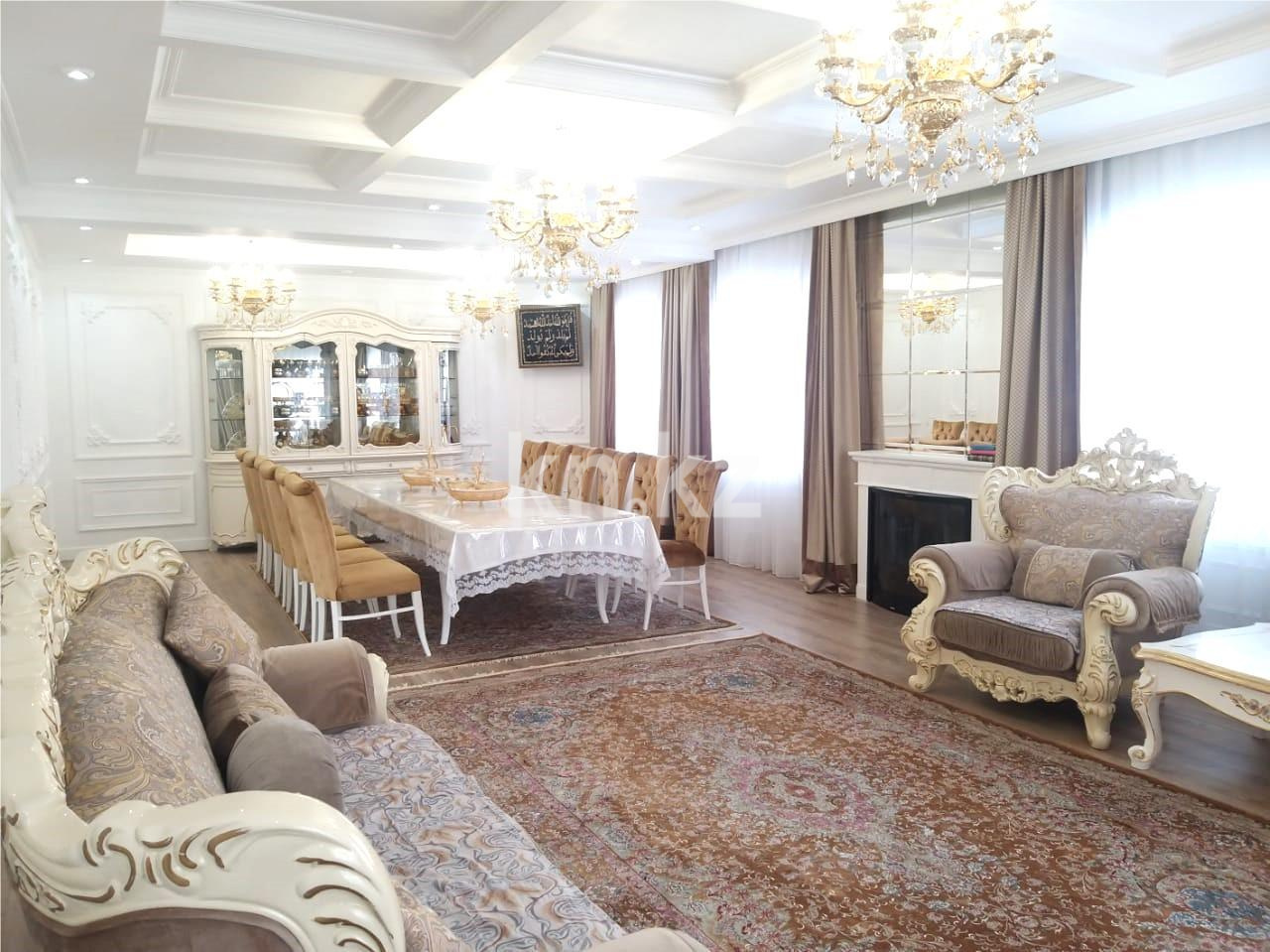 Продажа 5-комнатного дома, 520 м², ул. Муканова в Караганде