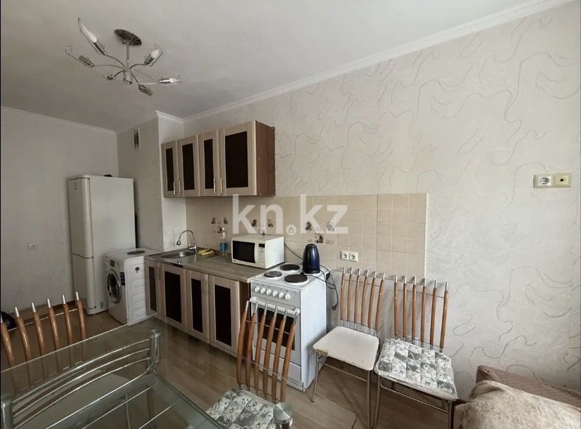 Аренда 1-комнатной квартиры, 40 м² в Астане