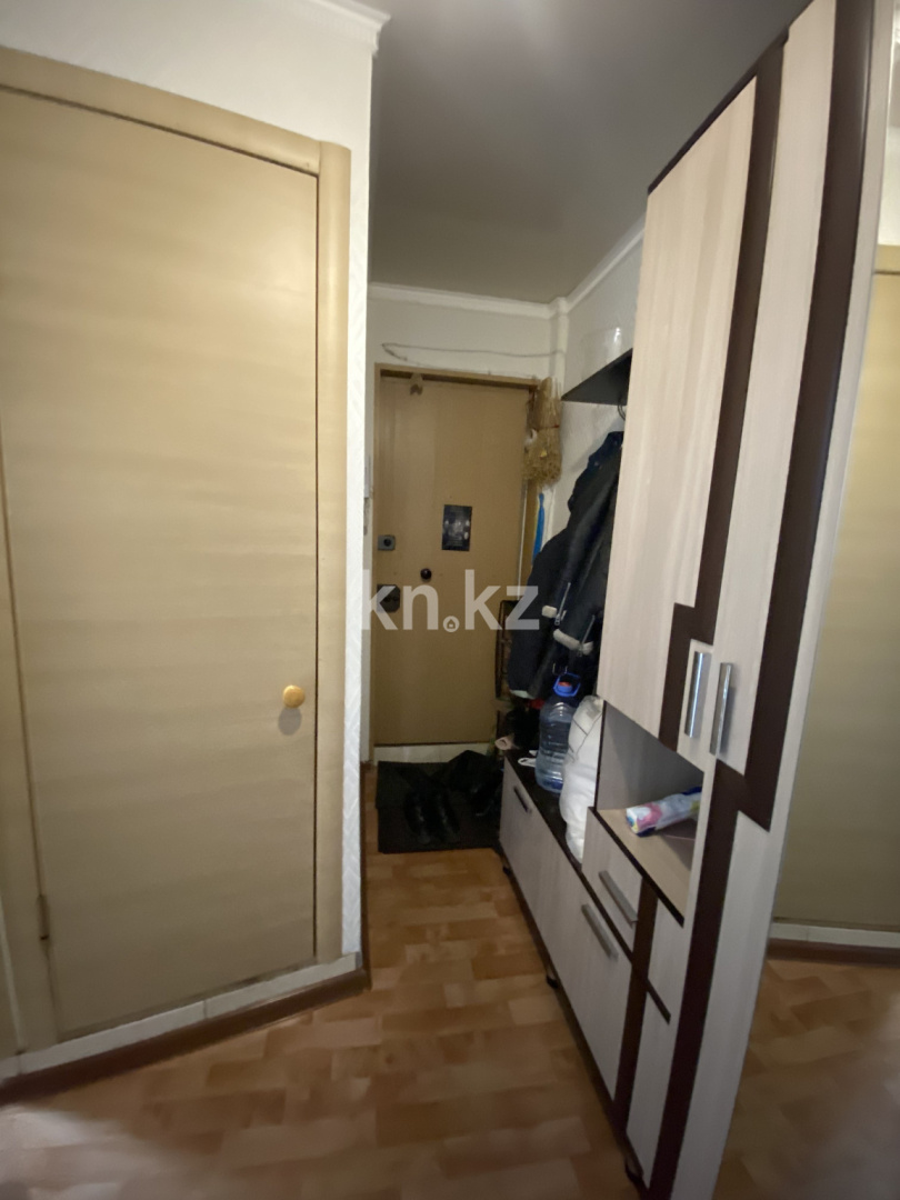 Продажа 3-комнатной квартиры, 48.3 м², мкр. Восток-2, дом  13 в Караганде - фото 8