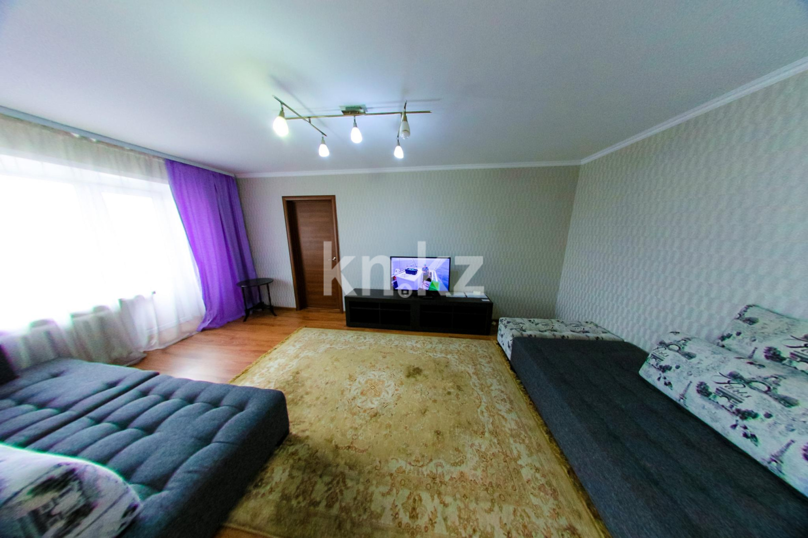 Аренда 2-комнатной квартиры посуточно, 50 м², ул. Кайсенова, дом  123 в Усть-Каменогорске - фото 4