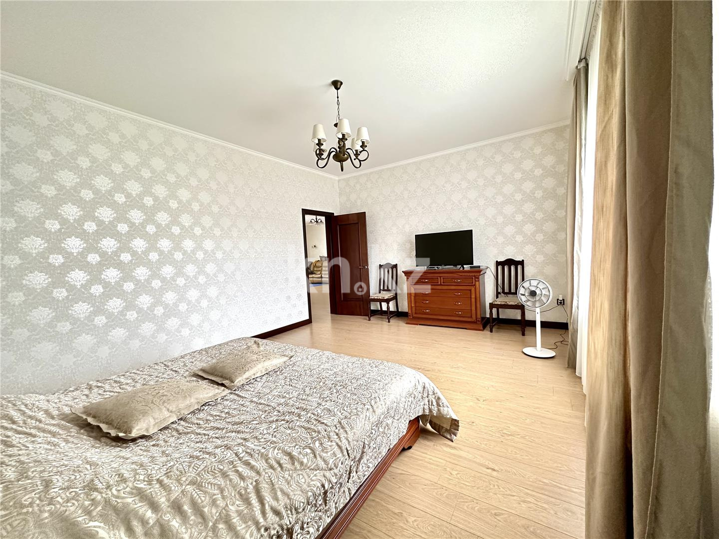 Продажа 6-комнатного дома, 400.7 м², ул. Жанибекова в Караганде - фото 6