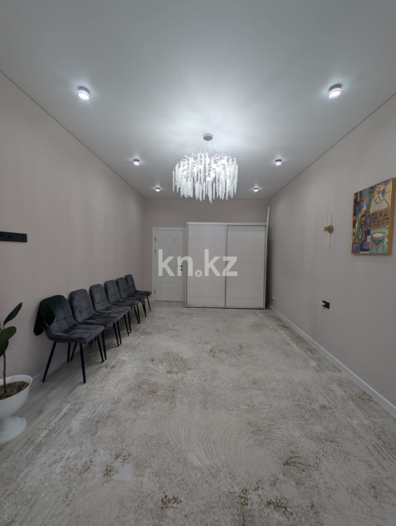 Продажа 3-комнатной квартиры, 100.2 м² в Уральске - фото 11