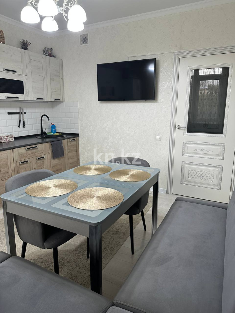 Аренда 1-комнатной квартиры посуточно, 50 м², ул. Баишева, дом  28 в Алматы - фото 3