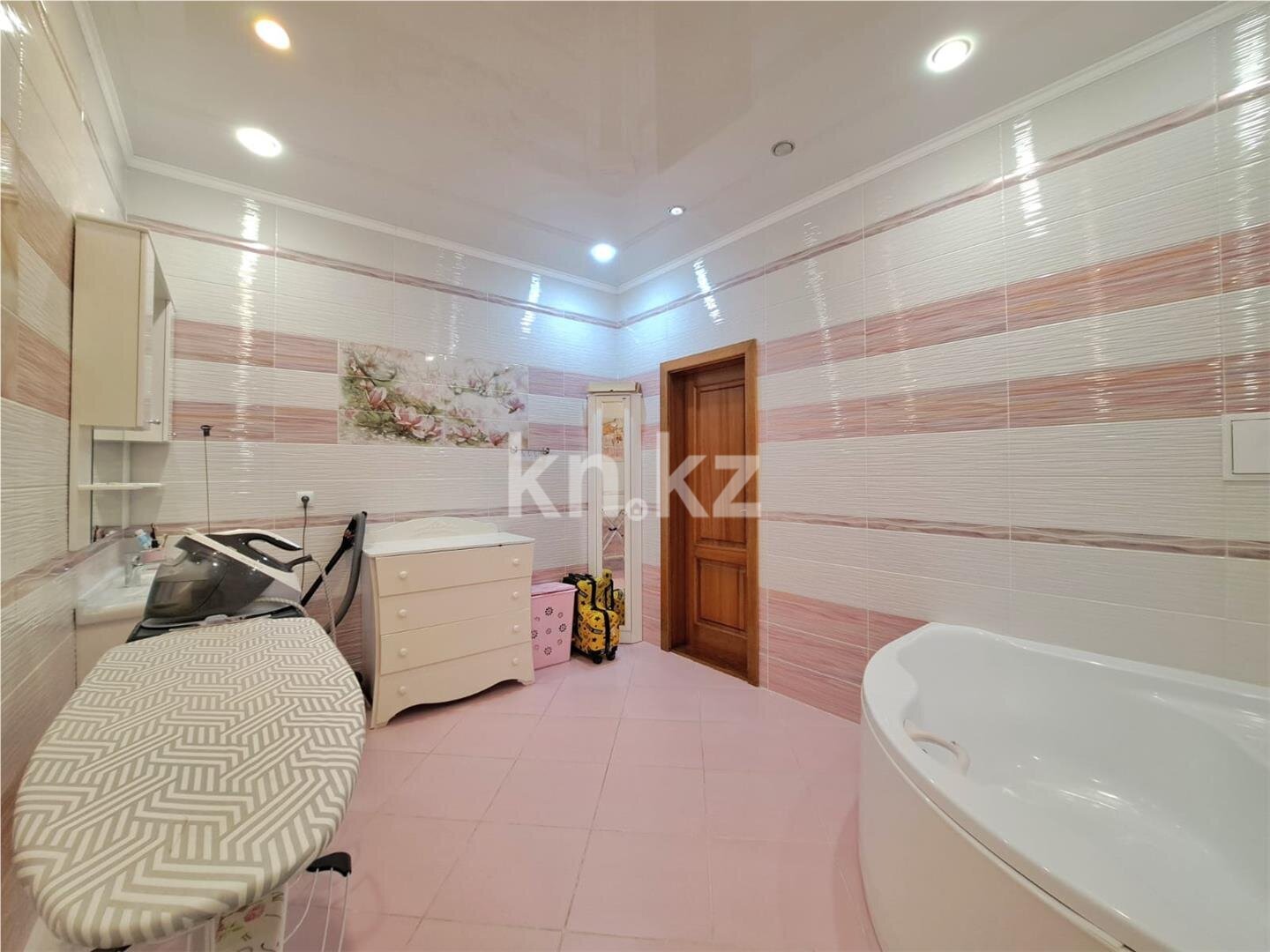 Продажа 5-комнатной квартиры, 252 м² в Астане - фото 32