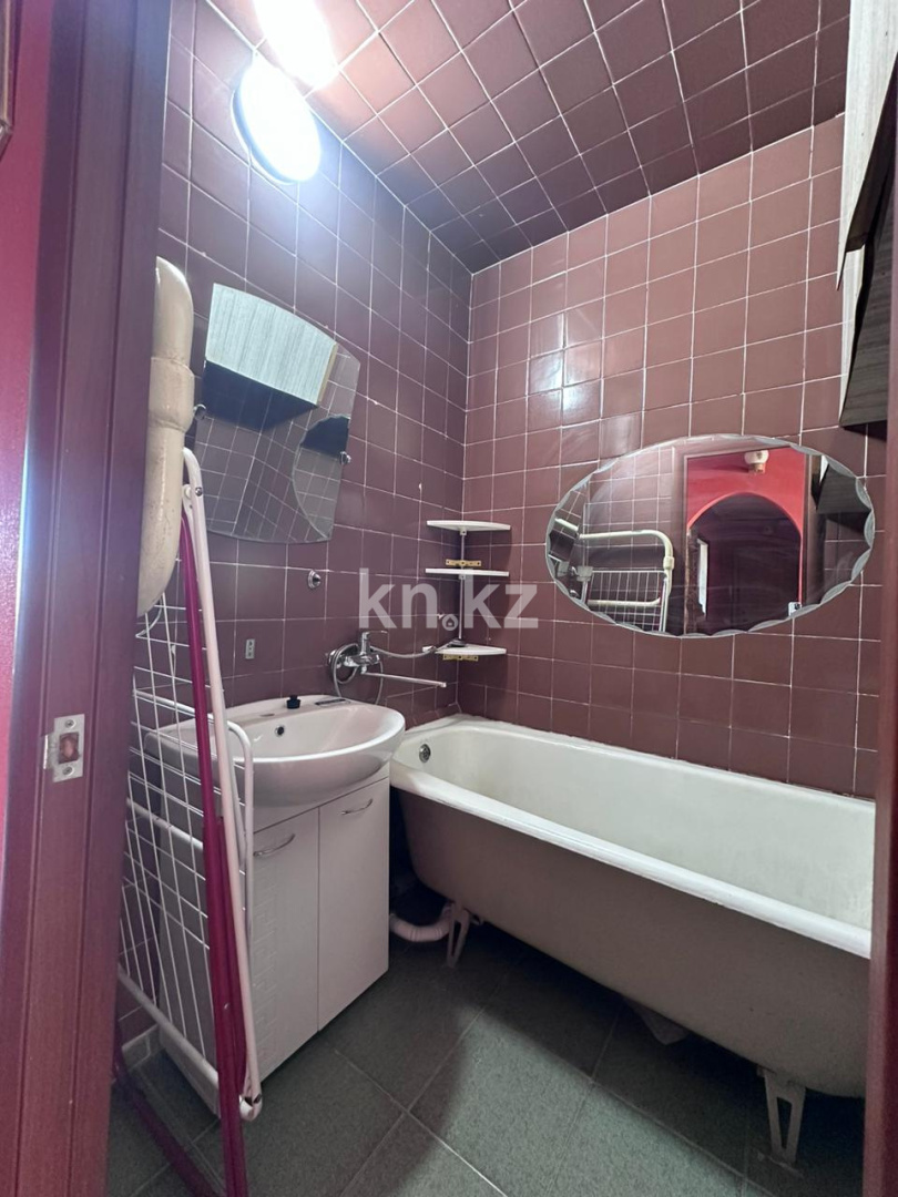 Продажа 3-комнатной квартиры, 66.5 м², мкр-н Орбита-1, дом  3а в Караганде - фото 13