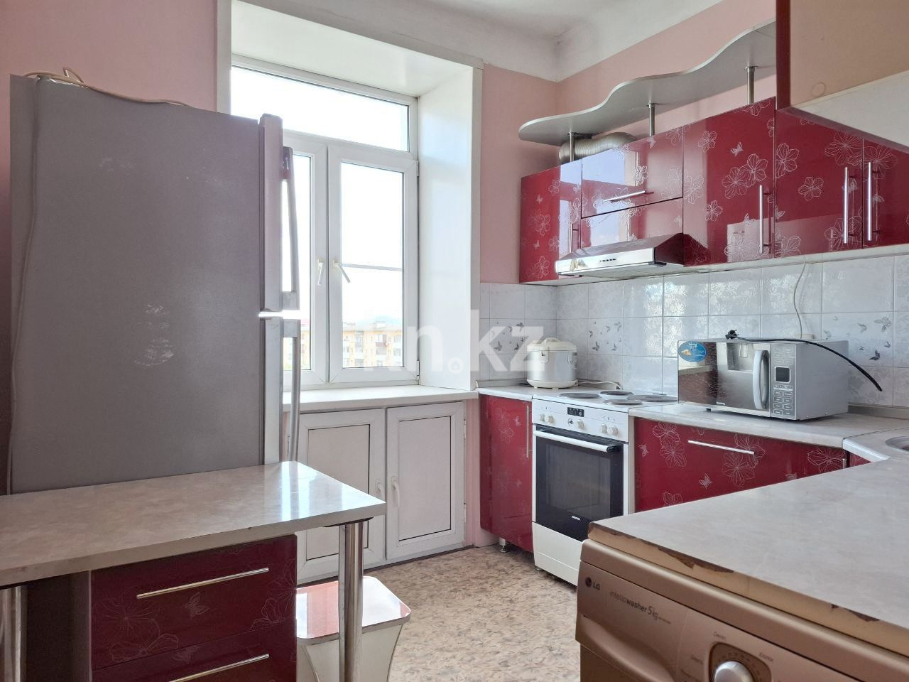 Продажа 3-комнатной квартиры, 82.2 м², пр. Назарбаева, дом  6 в Усть-Каменогорске