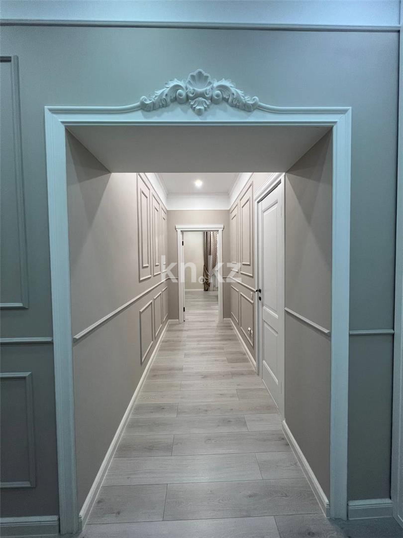 Продажа 4-комнатной квартиры, 124 м², ул. Аманжолова, дом  96/1 в Караганде - фото 16