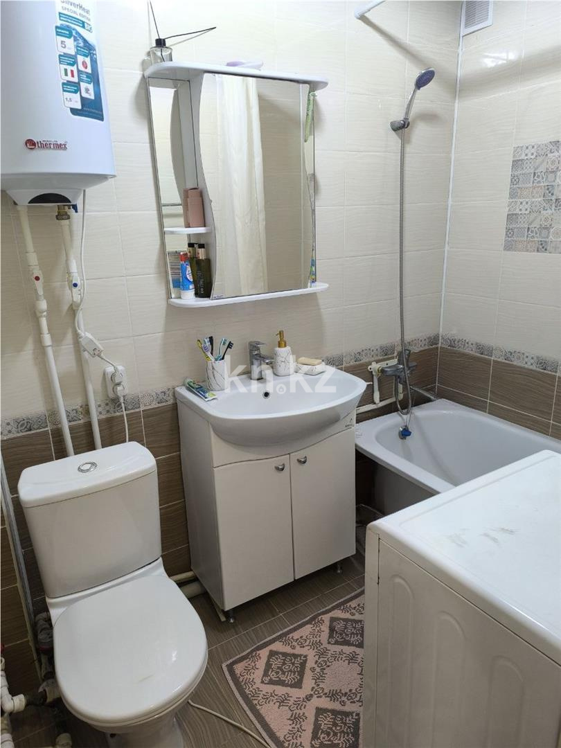 Продажа 3-комнатной квартиры, 62 м², ул. Муканова в Караганде - фото 11