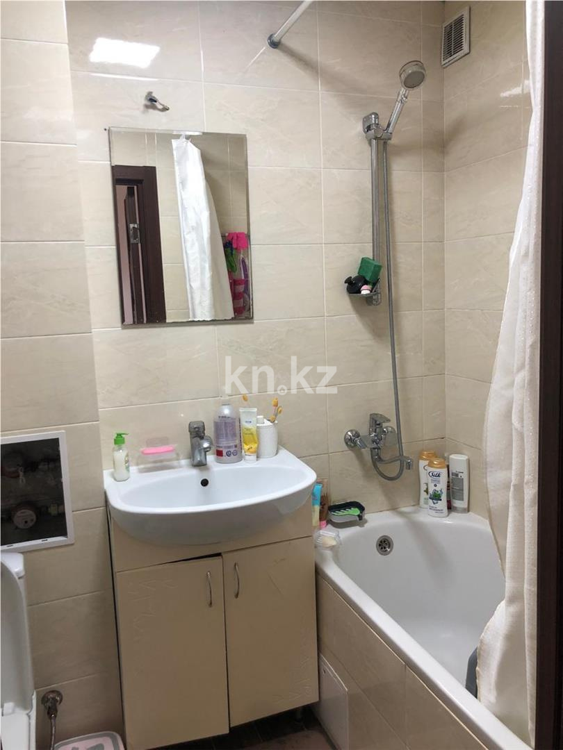 Продажа 5-комнатной квартиры, 75 м², 2 кв-л, дом  24 в Караганде - фото 14