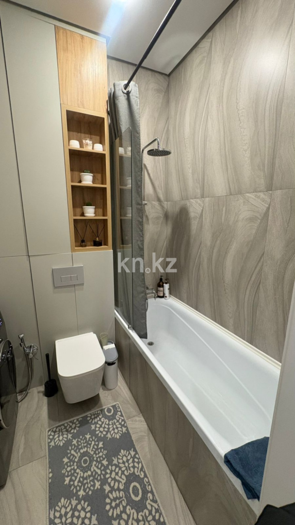 Продажа 2-комнатной квартиры, 71 м², ул. Муканова, дом  53/8 в Караганде - фото 10