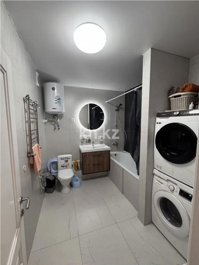 Продажа 3-комнатной квартиры, 102 м², ул. Абая, дом  61/2 в Караганде - фото 5