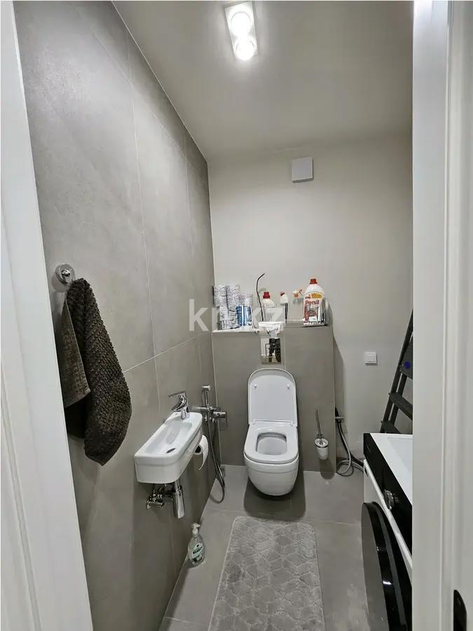 Продажа 3-комнатной квартиры, 81 м², ул. Утепова, дом  31 в Алматы - фото 4