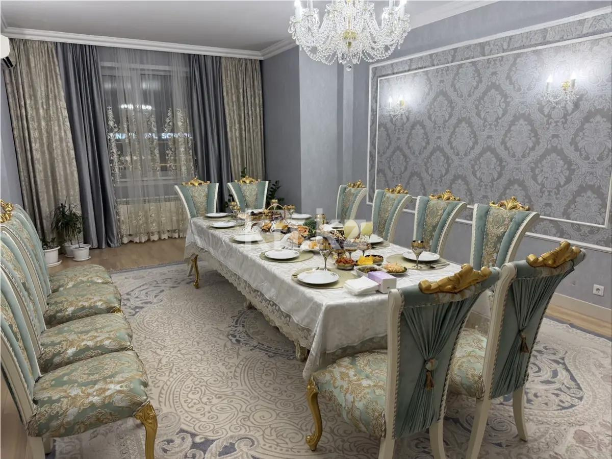 Продажа 5-комнатной квартиры, 200 м² в Астане - фото 2