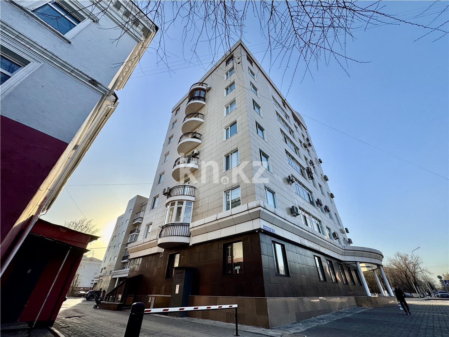 Продажа 3-комнатной квартиры, 132 м², ул. Абая, дом  5 в Караганде - фото 36