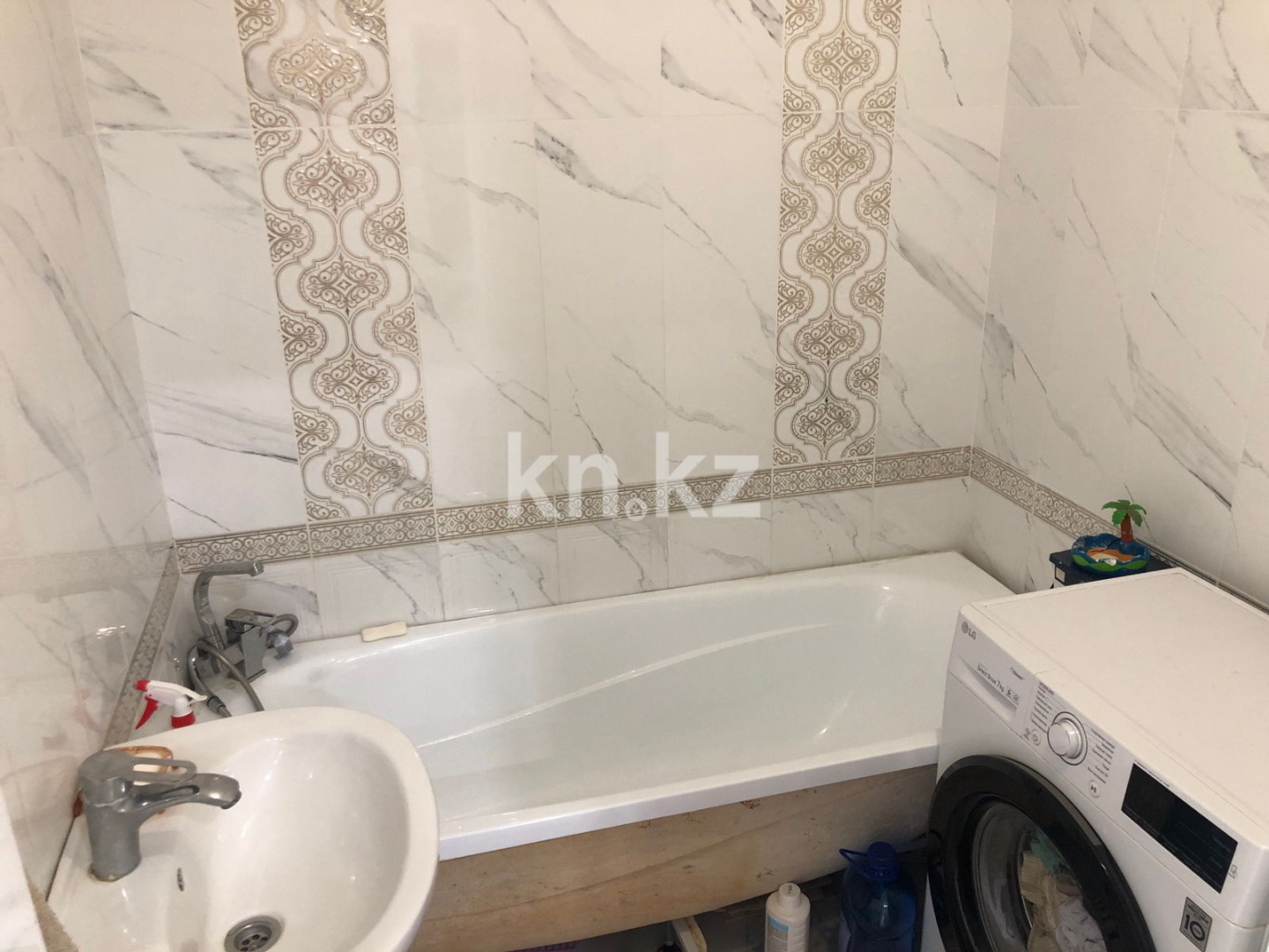 Продажа 2-комнатной квартиры, 68 м², ул. Момышулы, дом  26/3 в Караганде - фото 8