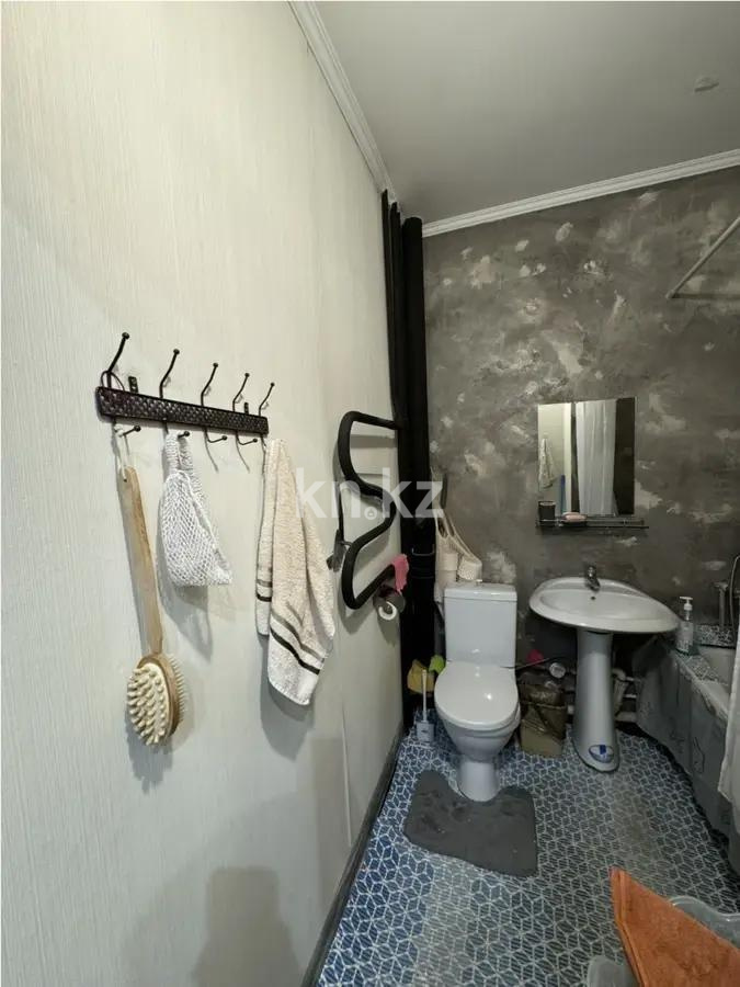 Продажа 1-комнатной квартиры, 40 м², мкр-н Аксай-4, дом  10 в Алматы - фото 3