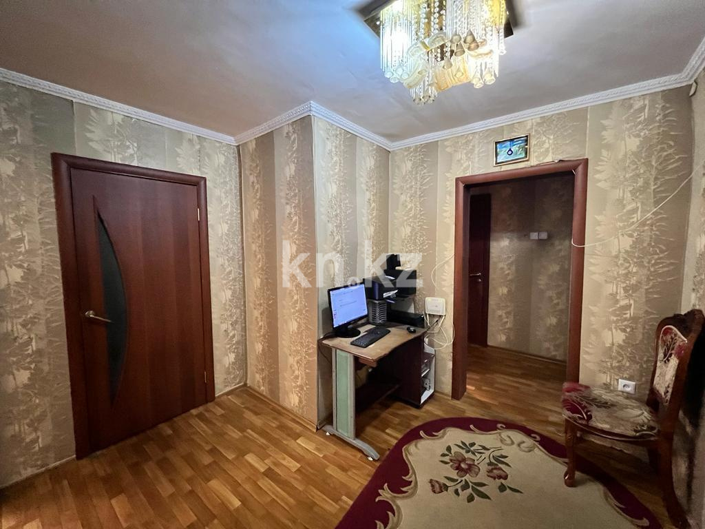 Продажа 3-комнатной квартиры, 65 м², мкр-н Мамраева (Восток-5) в Караганде - фото 6