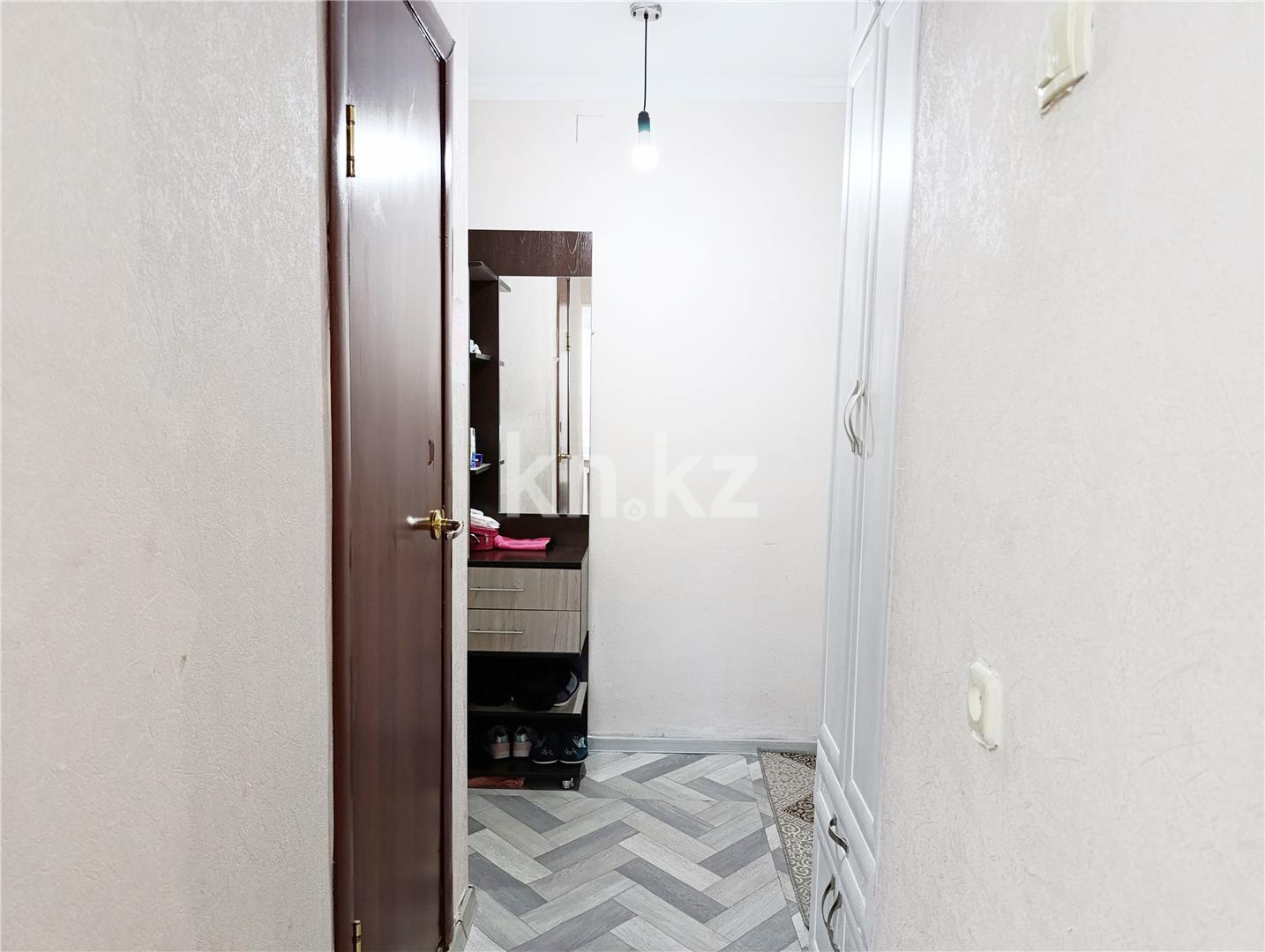 Продажа 3-комнатной квартиры, 59 м², 23-й мкр., дом  8 в Караганде - фото 9